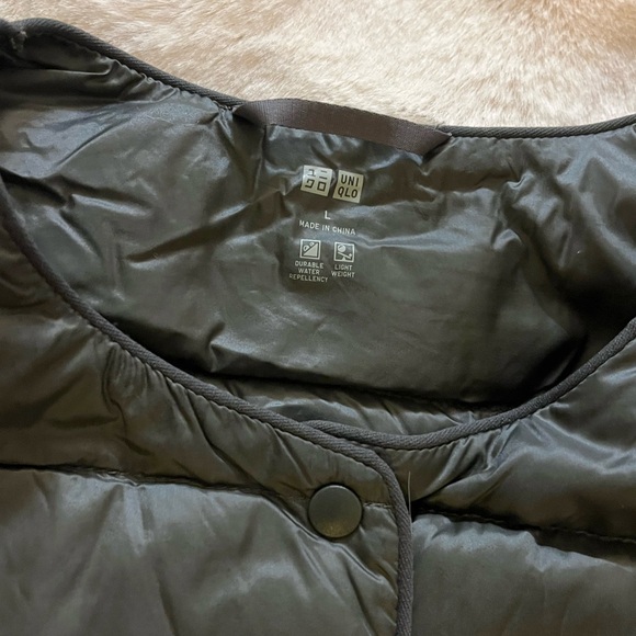 Uniqlo Dark Green Ultralight Vest - Picture 2 of 2